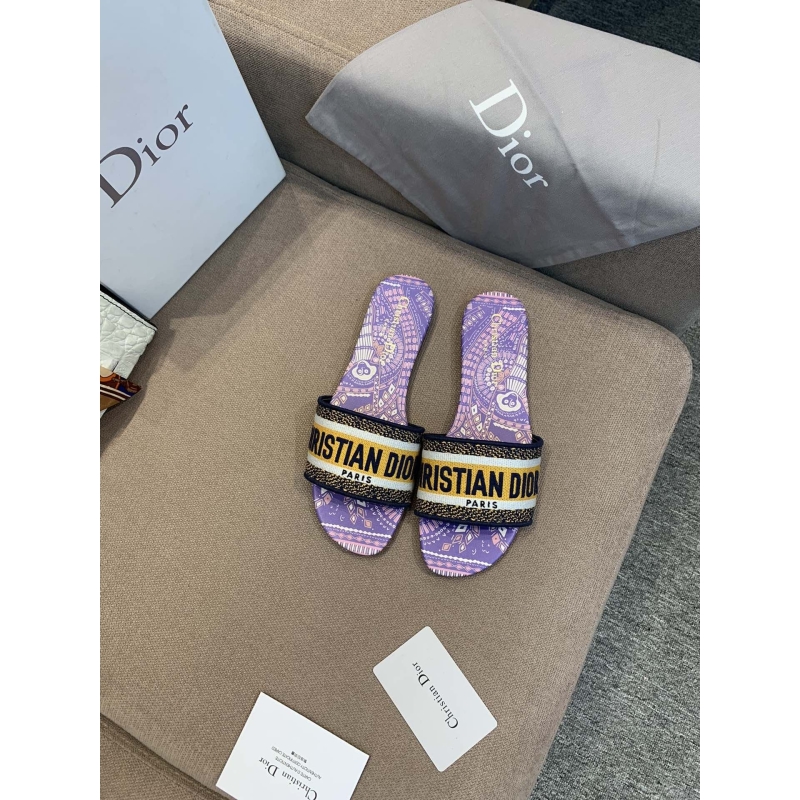 ch**an D*or slippers